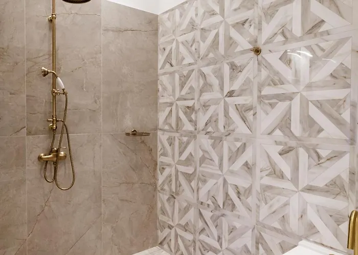 Aylin Executive Couette-café Rhodes City