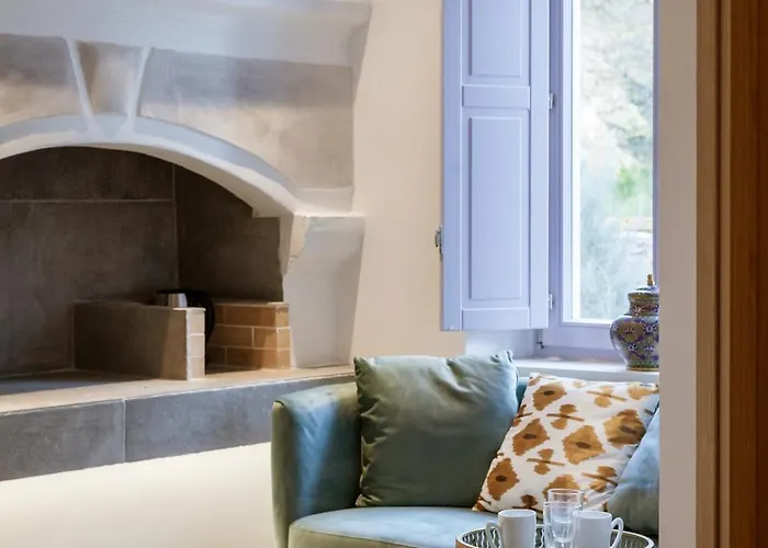 Aylin Executive Couette-café 4*