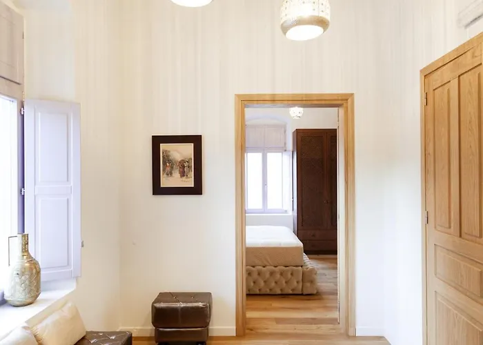 Aylin Executive Couette-café 4*