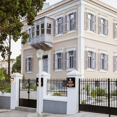 לינה וארוחת בוקר Aylin Executive 4*