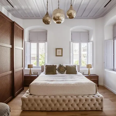 Aylin Executive לינה וארוחת בוקר 4*