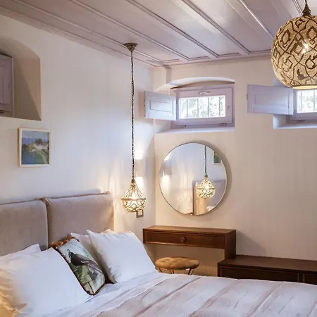 לינה וארוחת בוקר Aylin Executive 4*