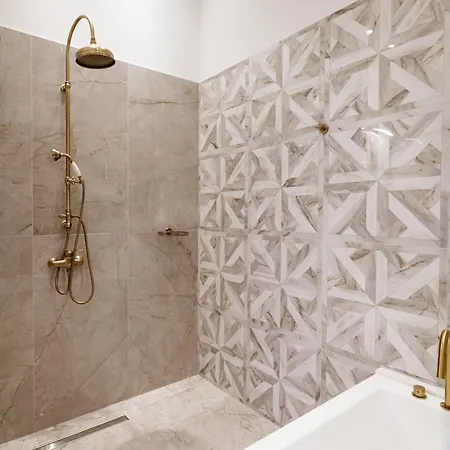 Aylin Executive לינה וארוחת בוקר עיר רודוס