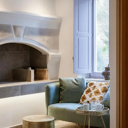 Aylin Executive לינה וארוחת בוקר 4*