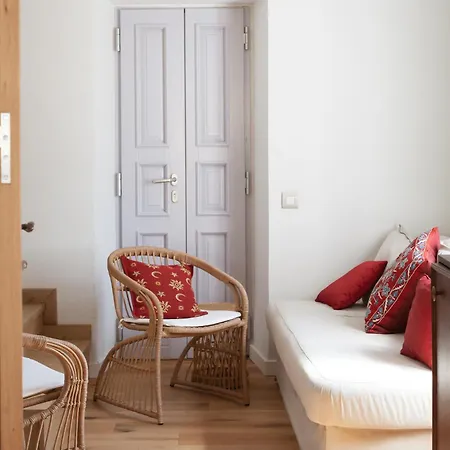 לינה וארוחת בוקר Aylin Executive 4*