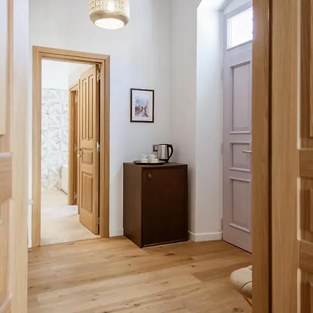 Aylin Executive עיר רודוס